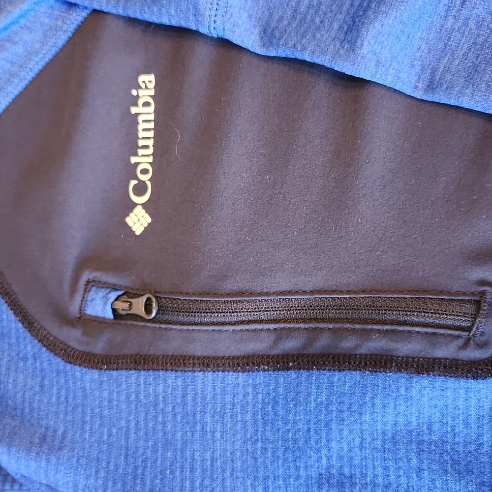 Columbia 1/4 Zip Pullover - Picture 2 of 7